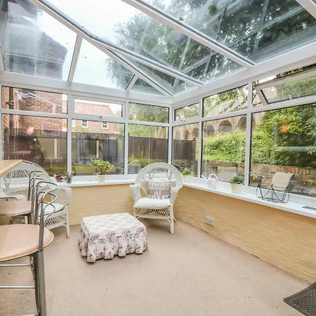 10 Pear Tree Court York