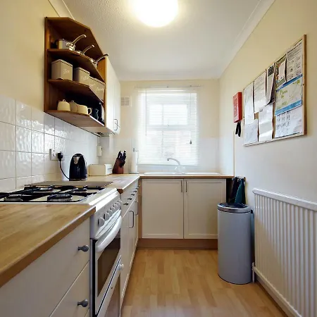 10 Pear Tree Court * York